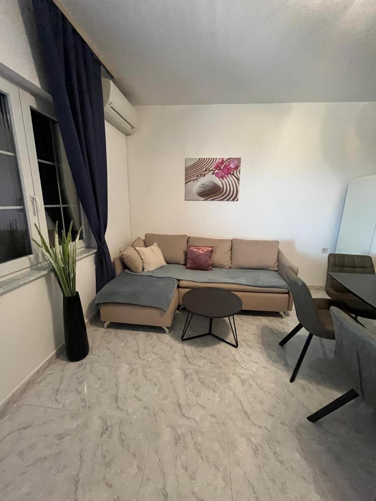 Ferienwohnung Ana 크리크베니카 외부 사진